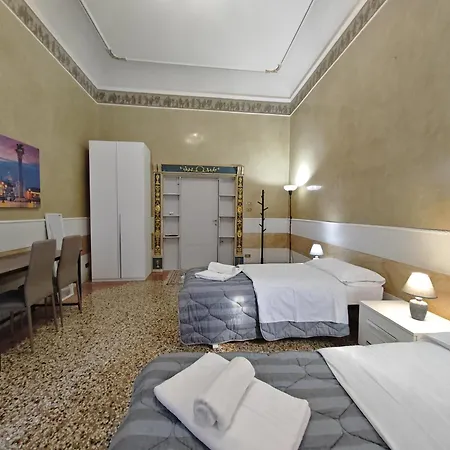Tourist House * Венеция