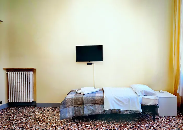 Tourist House בית הארחה *